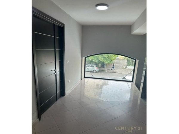 Tirane, jepet me qera zyre Kati 2, 450 m² 5.850 € (Blloku Ambasadave)