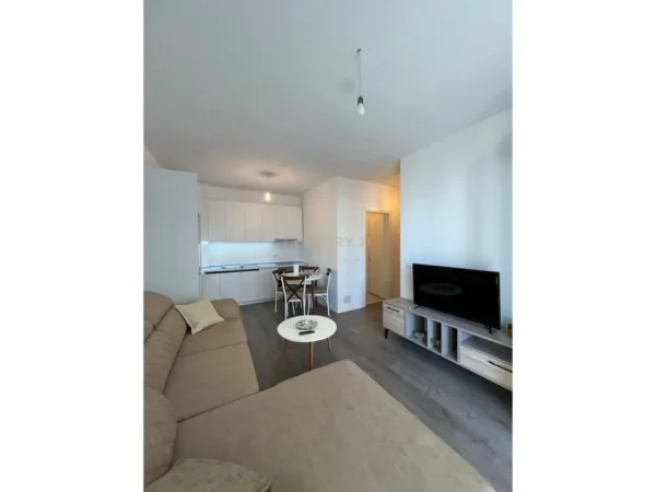 Tirane, jepet me qera apartament 2+1+Ballkon Kati 2, 86 m² 600 € (Univers City)