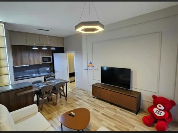 Tirane, jepet me qera apartament 1+1+Ballkon Kati 5, 65 m² 750 € (KOMPLEKSI SQUARE 21)