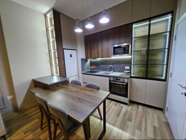 Tirane, jepet me qera apartament 1+1+Ballkon Kati 5, 65 m² 750 € (KOMPLEKSI SQUARE 21)