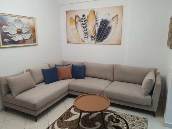 Tirane, jepet me qera 1+1 Kati 3, 60 m² 600 € (Kodra e Diellit)