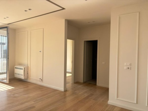 Tirane, shitet apartament 3+1 , 153 m² (Pallati Brigadave)