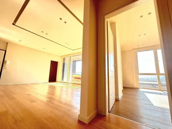 Tirane, shitet apartament 3+1 , 153 m² (Pallati Brigadave)