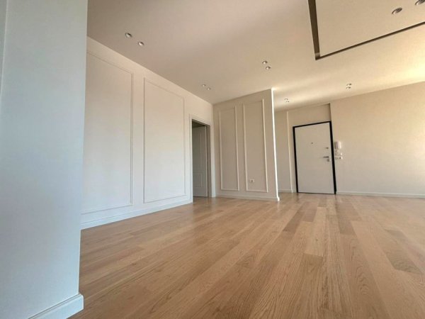 Tirane, shitet apartament 3+1 , 153 m² (Pallati Brigadave)