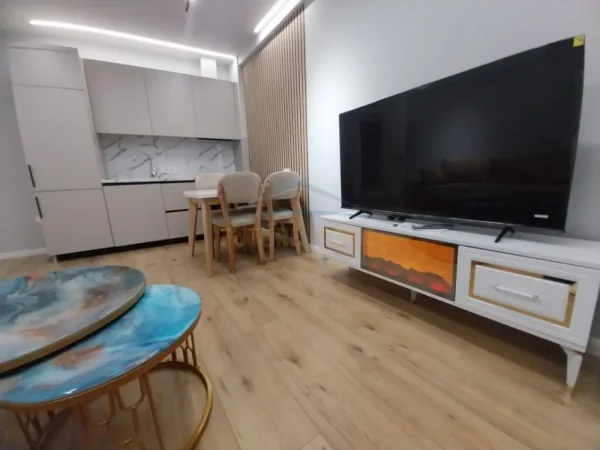 Qira, Apartament 1+1, Unaza e Re, prane Vila L, Tirane