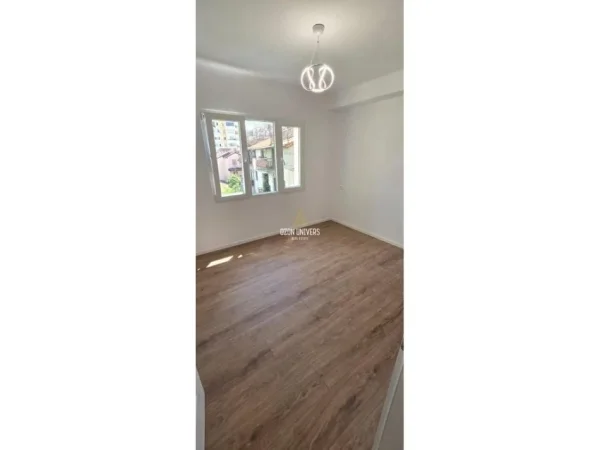 Tirane, shitet apartament 2+1 Kati 4, 64 m² 169.000 € (rruga e kavajes)