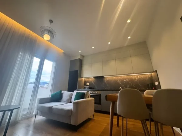 Tirane, shitet apartament 2+1 , 105 m² 250.000 € (prane shkolles Sabaudin Gabrani)