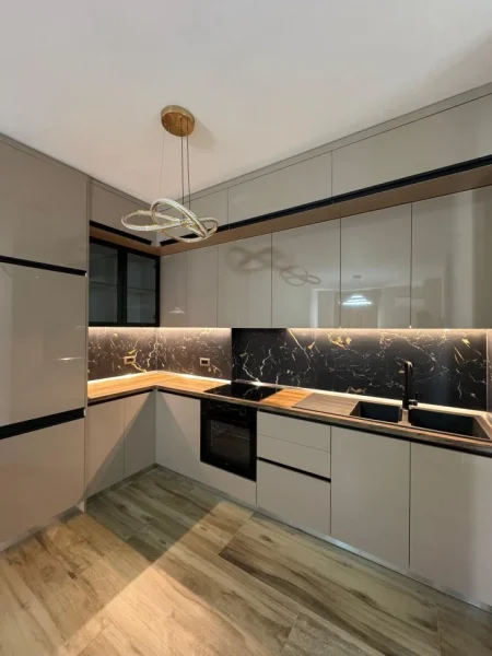 Tirane, jepet me qera apartament 1+1 Kati 7, 600 € 