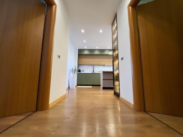 Tirane, shitet apartament 3+1 , 165 m² 240.000 € (concord center)