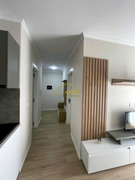Tirane, jepet me qera apartament 1+1 Kati 5, 70 m² 500 € (XHAMLLIKU)