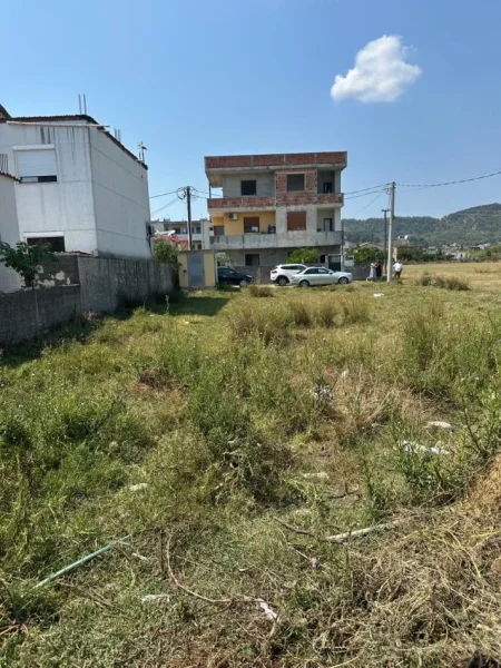 Tirane, shitet toke , 320 m² (Kombinat)