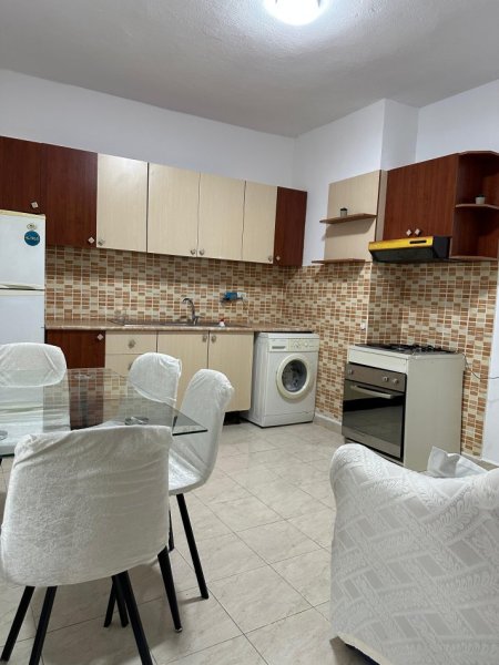 Tirane, jepet me qera apartament 2+1+Ballkon Kati 5, 80 m² 500 € (DON BOSKO)