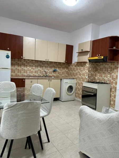 Tirane, jepet me qera apartament 2+1+Ballkon Kati 5, 80 m² 500 € (DON BOSKO)