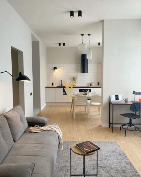 Tirane, shitet apartament 3+1+Ballkon Kati 2, 170 m² 578.000 € (QENDER)