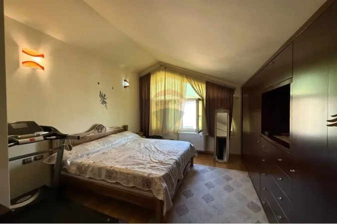 Tirane, jepet me qera apartament 3+1+Aneks+Ballkon Kati 6, 234 m² 1.500 € (liqeni i thate)