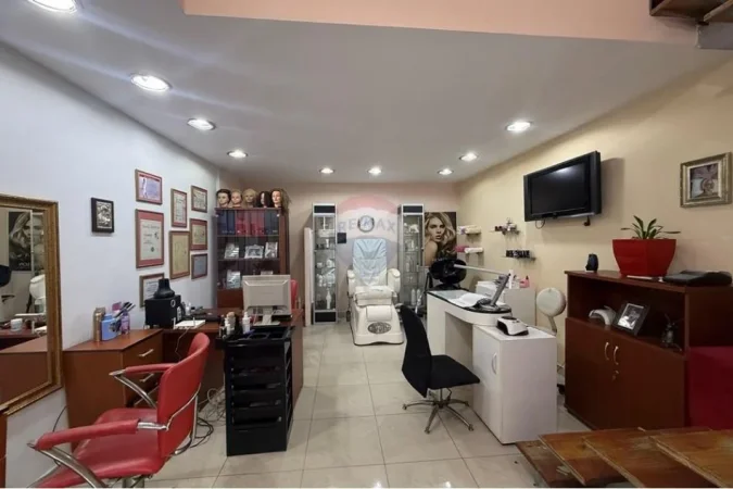 Tirane, shes dyqan Kati 0, 37 m² 125.000 € (rruga e elbasanit)