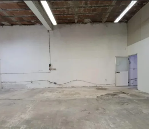 Tirane, jepet me qera ambjent biznesi Kati 0, 260 m² 1.500 € (SIRI KODRA)