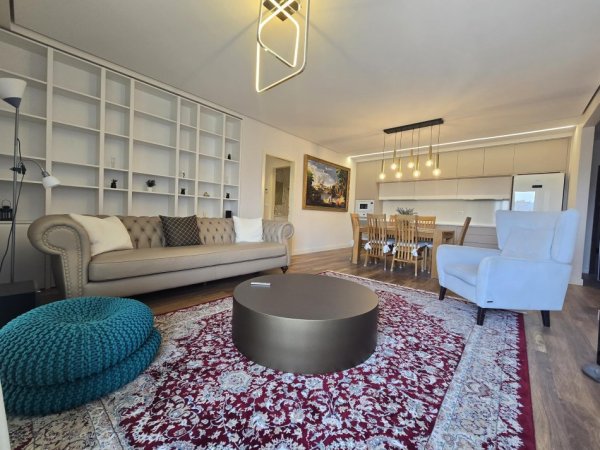 Tirane, shitet apartament 2+1 , 138 m² (blloku)