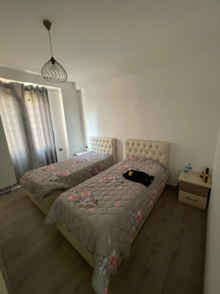 Tirane, jepet me qera apartament 2+1 Kati 4, 600 € 
