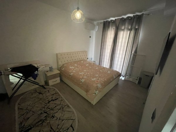 Tirane, jepet me qera apartament 2+1 Kati 4, 600 € 