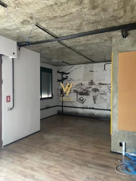 Tirane, jepet me qera zyre Kati 4, 220 m² 1.100 € (MYSLYM SHYRI)