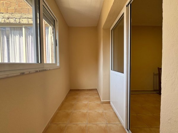 Tirane, shitet apartament 1+1+Ballkon Kati 3, 65 m² 138.000 € (Pazari i Ri)