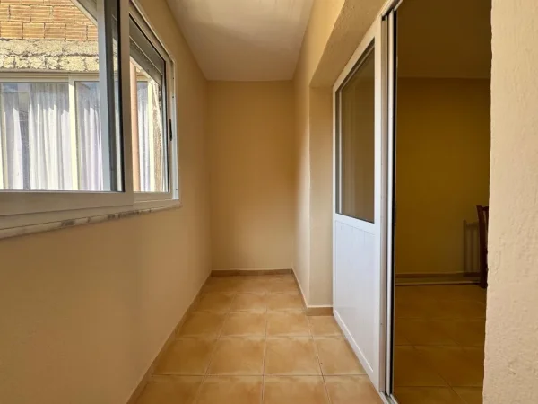 Tirane, shitet apartament 1+1+Ballkon Kati 3, 65 m² 138.000 € (Pazari i Ri)