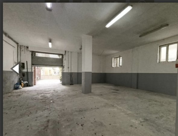 Tirane, jepet me qera magazine Kati 0, 261 m² 1.300 € (Rruga Siri Kodra)