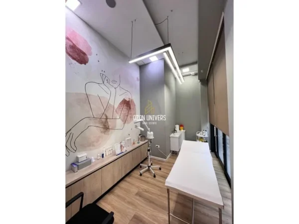 Tirane, shitet ambjent biznesi Kati 0, 179 m² 750.000 € (astir unaza e re)