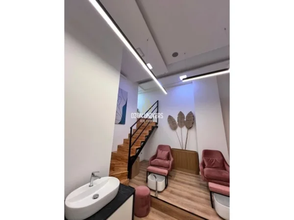 Tirane, shitet ambjent biznesi Kati 0, 179 m² 750.000 € (astir unaza e re)