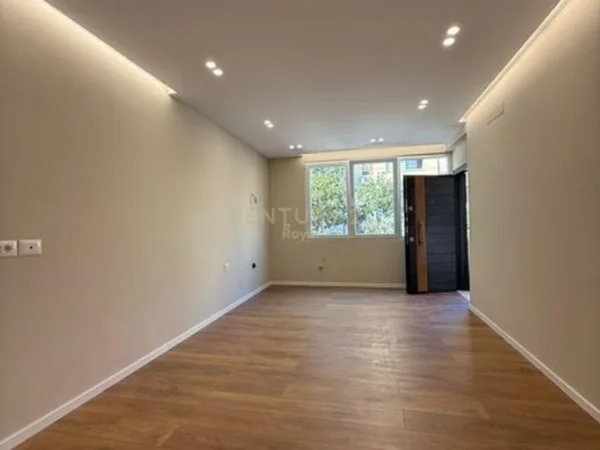 Tirane, jepet me qera apartament 1+1 Kati 1, 46 m² 600 € (Rr.e Elbasanit)