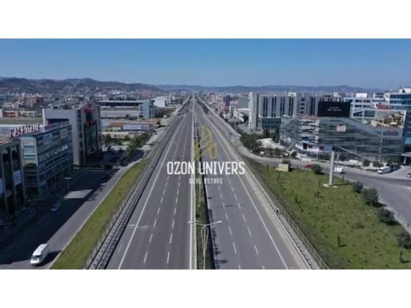 Tirane, shitet ambjent biznesi Kati 0, 3.000 m² 2.200.000 € (autostrada tirane - durres)