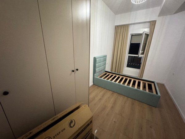 Tirane, jepet me qera apartament 2+1 , 500 €