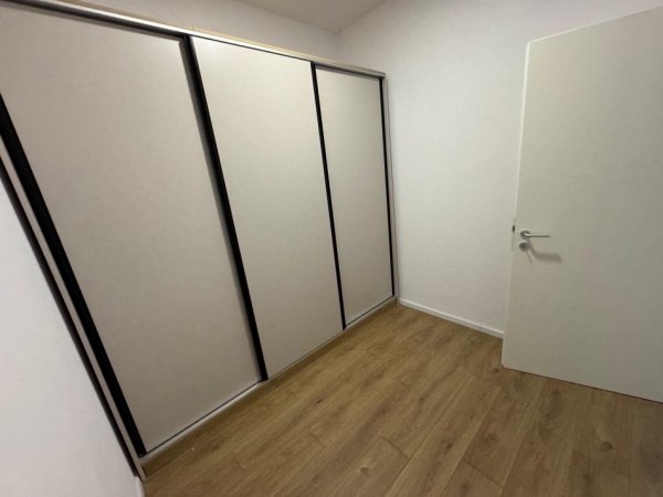 Tirane, jepet me qera apartament 2+1 , 500 €