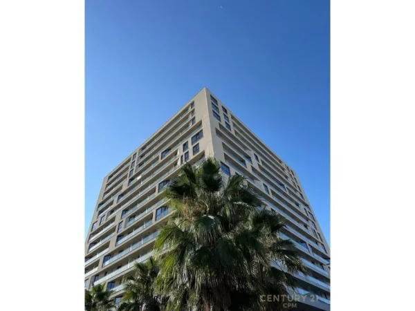 Tirane, jepet me qera zyre Kati 6, 94 m² 750 € (Mine Peza)