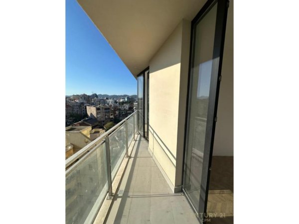 Tirane, jepet me qera zyre Kati 6, 94 m² 750 € (Mine Peza)