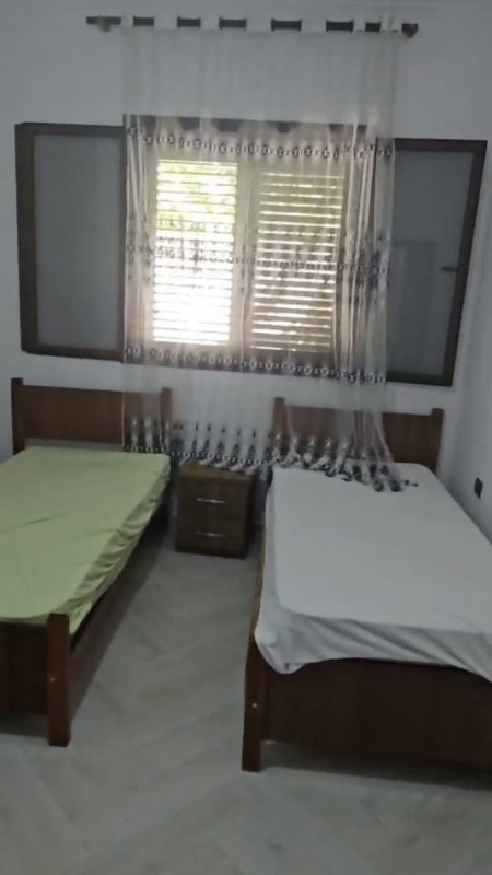 Tirane, jepet me qera apartament 2+1 Kati 1, 410 € 
