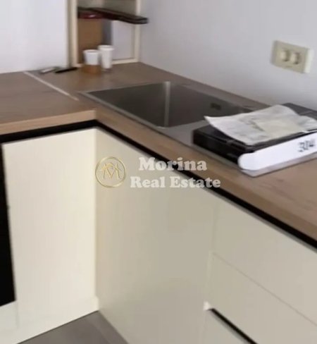 Tirane, jepet me qera apartament 1+1+Ballkon Kati 2, 60 m² 700 € (Sheshi Skenderbej)