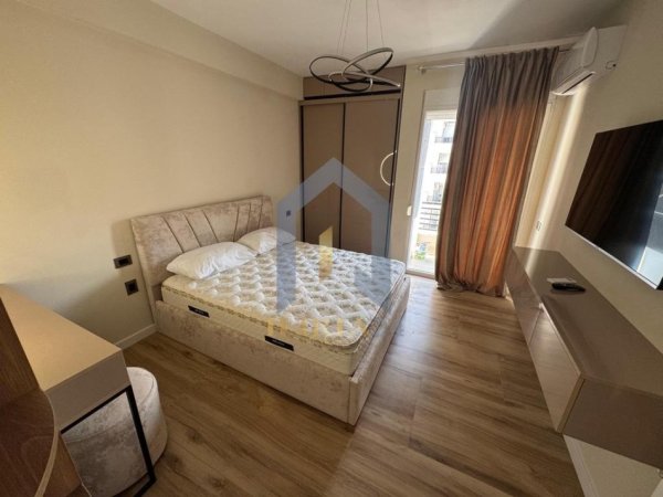 Tirane, jepet me qera apartament 1+1 Kati 7, 70 m² 600 € 