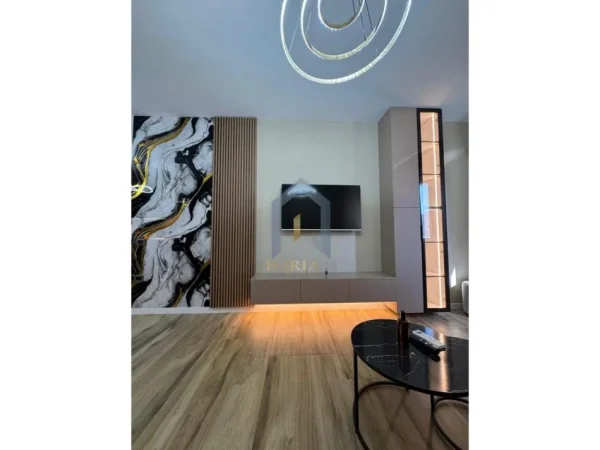 Tirane, jepet me qera apartament 1+1 Kati 7, 70 m² 600 €