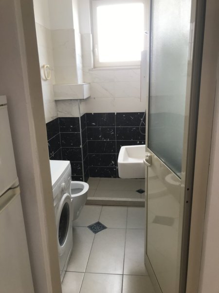 Tirane, jepet me qera garsonier , 29 m² 250 € (Rruga Pjeter Budi siper Qyteti Studenti)
