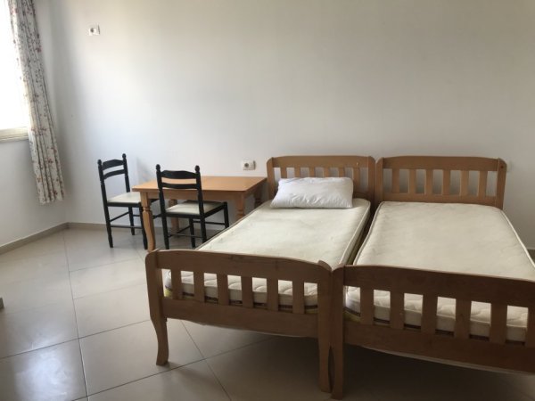 Tirane, jepet me qera garsonier , 29 m² 250 € (Rruga Pjeter Budi siper Qyteti Studenti)