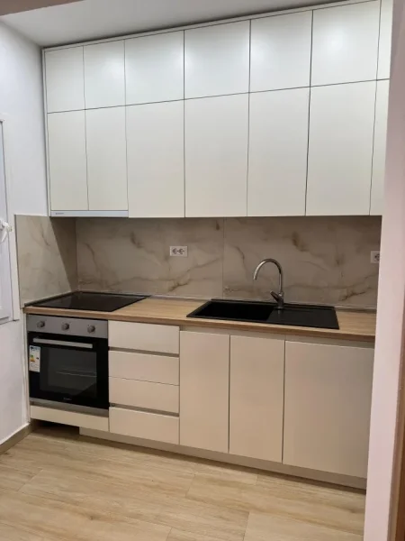 Tirane, jepet me qera apartament 1+1 Kati 4, 58 m² 600 € (ISH RESTORANT DURRESI)
