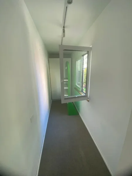 Tirane, jepet me qera ambjent biznesi Kati 1, 130 m² 2.000 € 