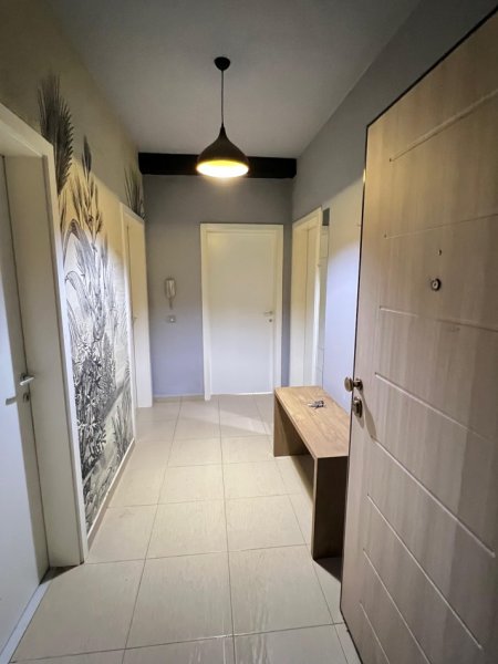 Tirane, shes apartament 2+1+Ballkon Kati 3, 105 m² 230.000 € (Rr. Hamdi Garunja Liqeni i Thate)