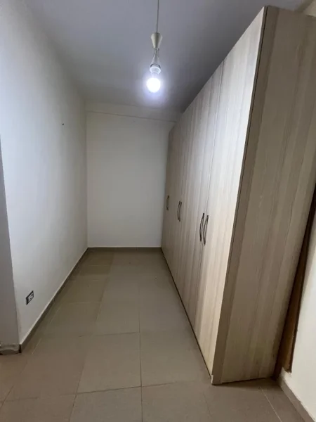 Tirane, shes apartament 2+1+Ballkon Kati 3, 105 m² 230.000 € (Rr. Hamdi Garunja Liqeni i Thate)