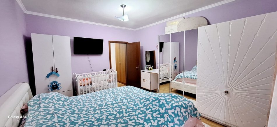 Tirane, shes apartament 2+1 Kati 3, 110 m² 235.000 € (Tish Dahia)