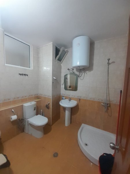 Tirane, jepet me qera apartament 2+1,Mobiluar, Cmimi 500 €, ne LAPRAK,Tirane