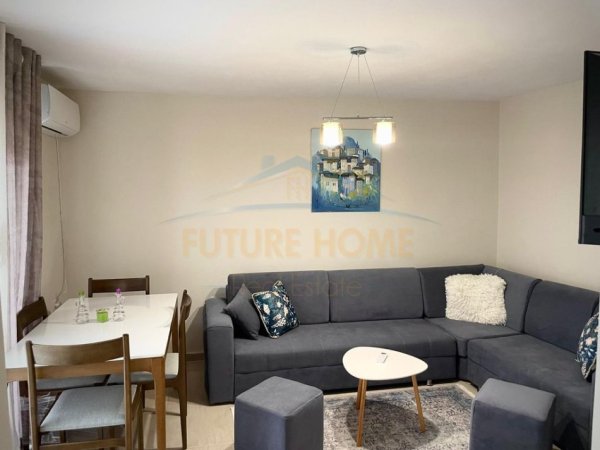 Tirane, jepet me qera apartament 3+1+Ballkon Kati 5, 80 m² 750 € (Rruga Fortuzi)