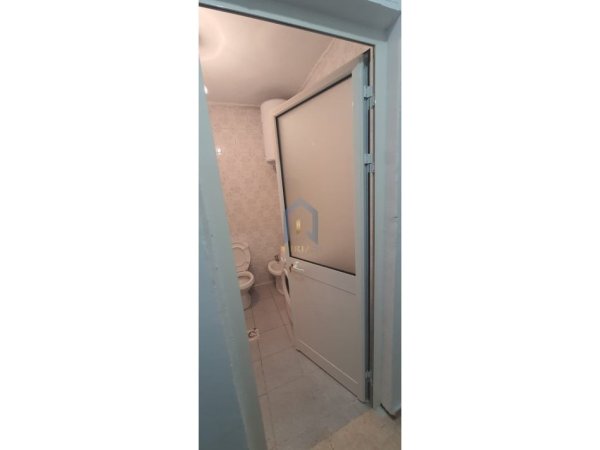 Tirane, jap me qera apartament 2+1+Ballkon Kati 4, 110 m² 600 € (Laprake Pallatet e Arabit)
